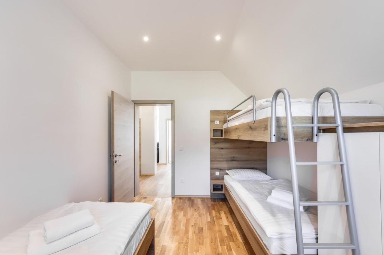Chic Apartments With Balcony And Spa In Mojstrana Exterior photo