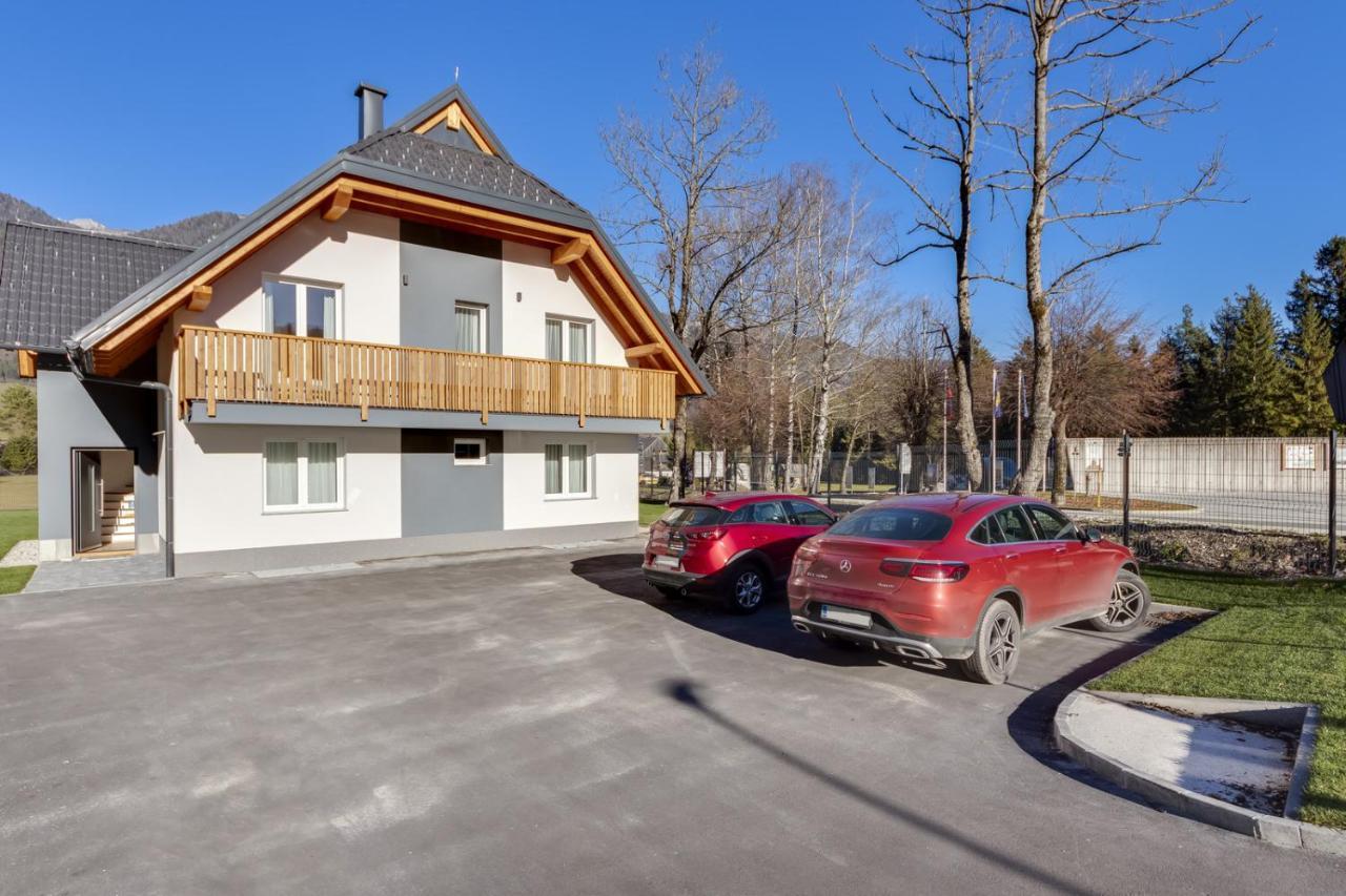 Chic Apartments With Balcony And Spa In Mojstrana Exterior photo